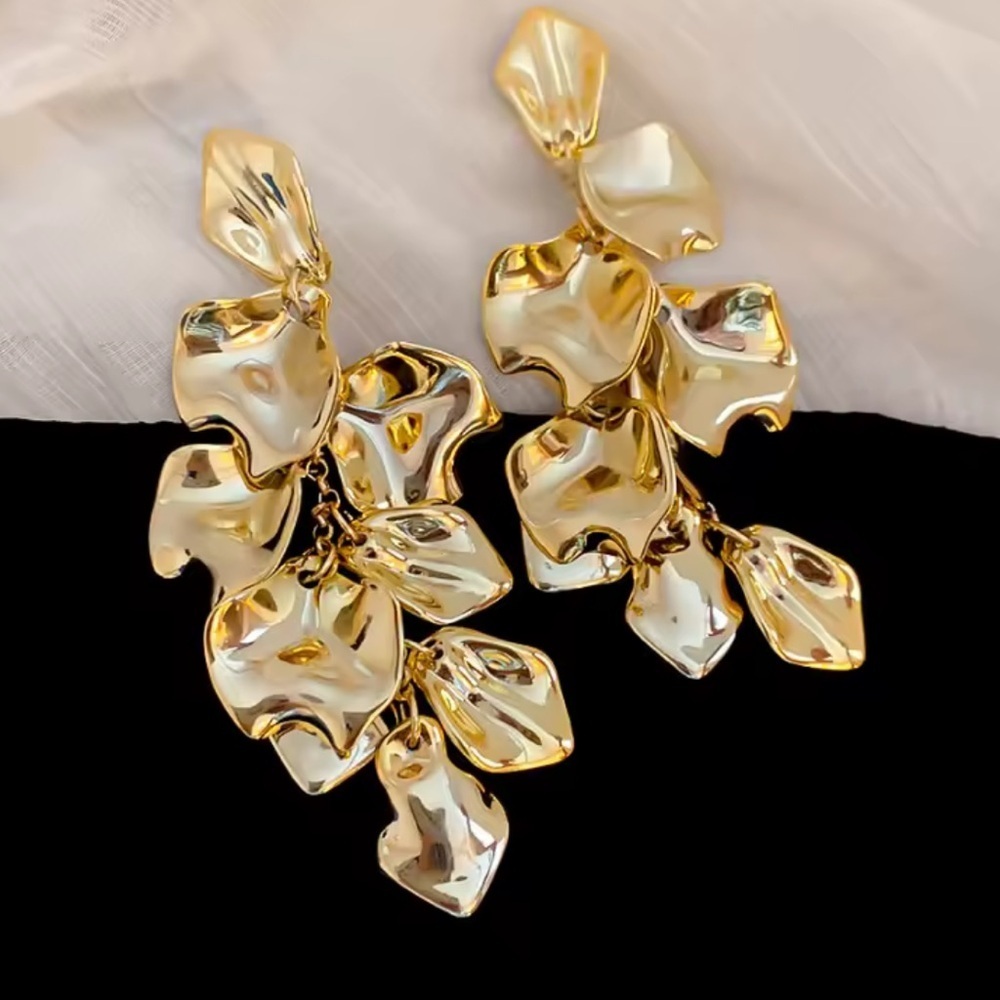 Zara Gold Sculptural Dangle Earrings - Picture 3 of 5